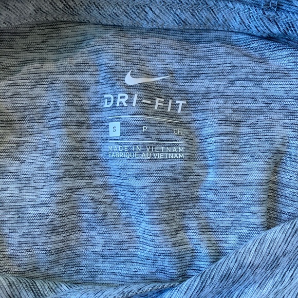Nike lightweight hoodie - Picture 3 of 4